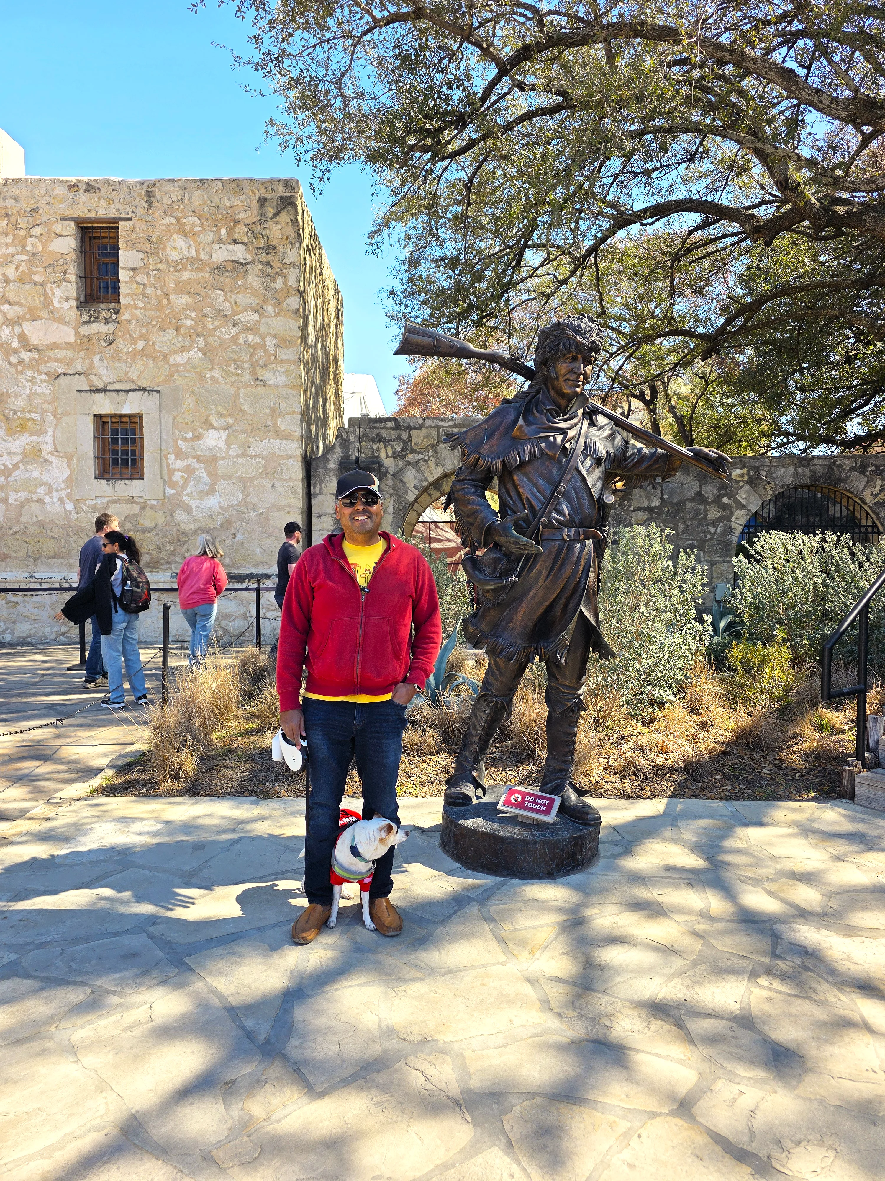 Visit to the Davy Crockett statue near the Alamo
