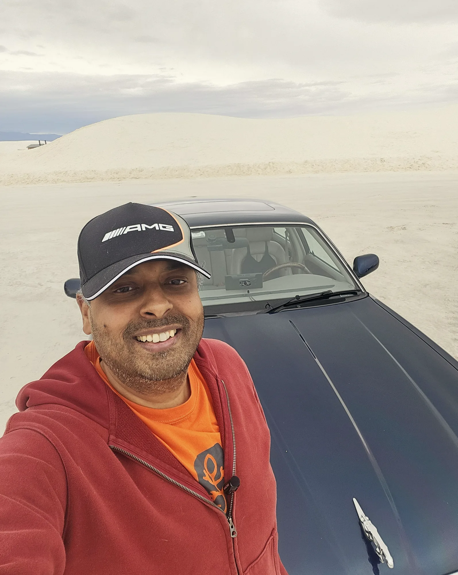 Sapphire Blue Jaguar X308 at White Sands